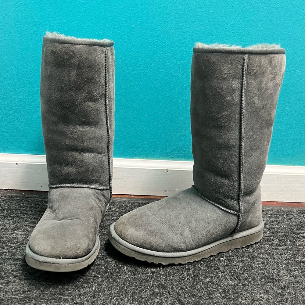 Classics Tall Gray UGGS Size 8